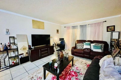 Copropriété à vendre à Lauderdale Lakes, Floride: 2 chambres, 87.7 m2 № 2250517 - photo 18