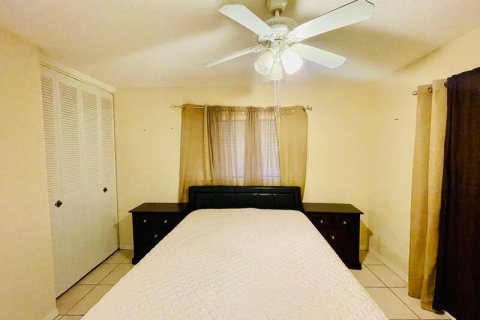 Copropriété à vendre à Lauderdale Lakes, Floride: 2 chambres, 87.7 m2 № 2250517 - photo 8