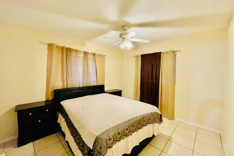 Copropriété à vendre à Lauderdale Lakes, Floride: 2 chambres, 87.7 m2 № 2250517 - photo 9