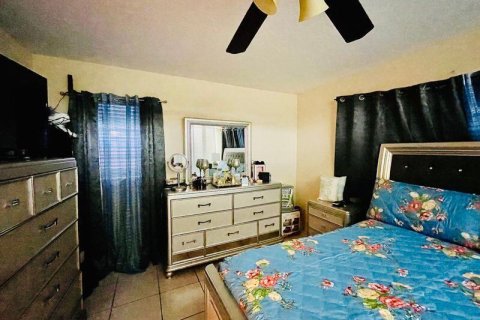 Copropriété à vendre à Lauderdale Lakes, Floride: 2 chambres, 87.7 m2 № 2250517 - photo 13