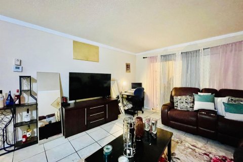 Copropriété à vendre à Lauderdale Lakes, Floride: 2 chambres, 87.7 m2 № 2250517 - photo 19