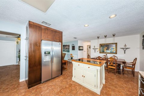 House in Seminole, Florida 3 bedrooms, 193.24 sq.m. № 1430482 - photo 15