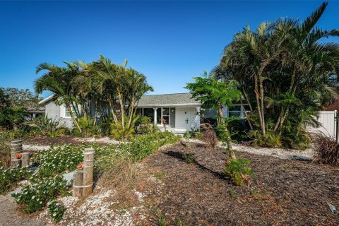 House in Seminole, Florida 3 bedrooms, 193.24 sq.m. № 1430482 - photo 2