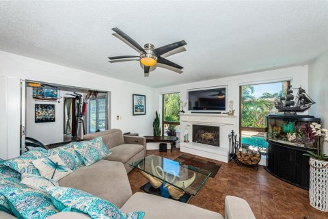 House in Seminole, Florida 3 bedrooms, 193.24 sq.m. № 1430482 - photo 18