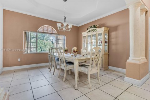 Casa en venta en Miami, Florida, 4 dormitorios, 283.72 m2 № 2053451 - foto 10