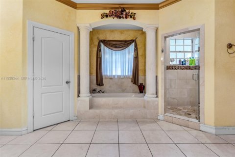 Casa en venta en Miami, Florida, 4 dormitorios, 283.72 m2 № 2053451 - foto 30