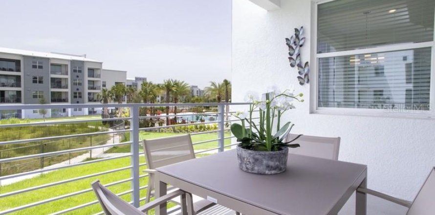 Condo in Kissimmee, Florida, 2 bedrooms in STOREY LAKE  № 1069252