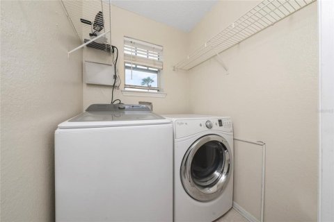Condo in Kissimmee, Florida, 2 bedrooms № 2111886 - photo 24