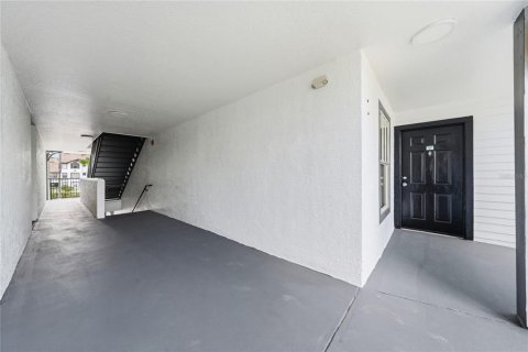 Condo in Kissimmee, Florida, 2 bedrooms № 2111886 - photo 3