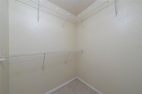Condo in Kissimmee, Florida, 2 bedrooms № 2111886 - photo 23