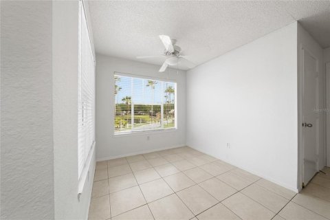 Condo in Kissimmee, Florida, 2 bedrooms № 2111886 - photo 10