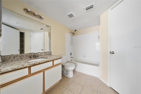 Condo in Kissimmee, Florida, 2 bedrooms № 2111886 - photo 21