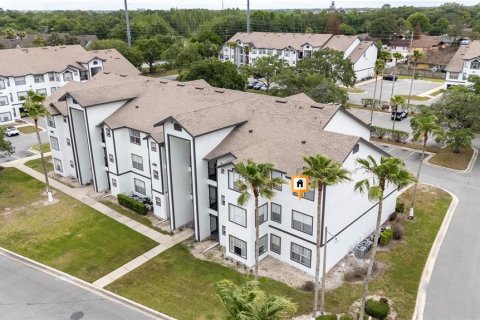 Condo in Kissimmee, Florida, 2 bedrooms № 2111886 - photo 30
