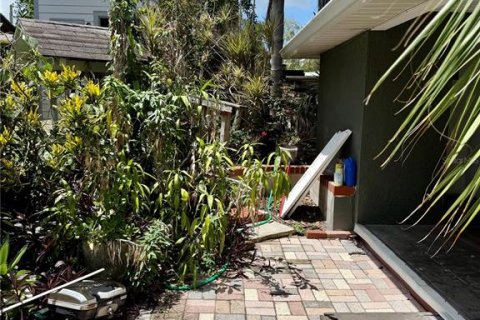 Villa ou maison à vendre à Tampa, Floride: 2 chambres, 75.25 m2 № 2402899 - photo 30