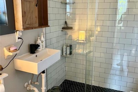 Villa ou maison à vendre à Tampa, Floride: 2 chambres, 75.25 m2 № 2402899 - photo 8