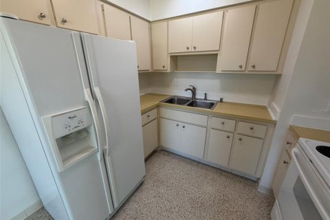 Appartement à louer à North Port, Floride: 2 chambres, 74.32 m2 № 2396135 - photo 7