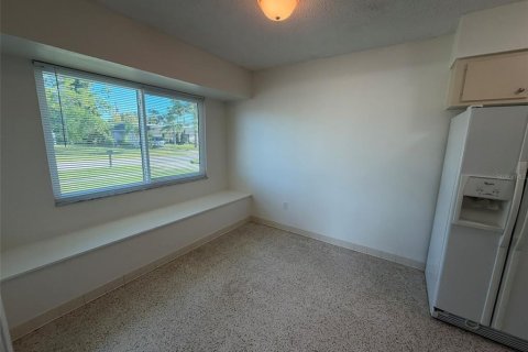 Appartement à louer à North Port, Floride: 2 chambres, 74.32 m2 № 2396135 - photo 9