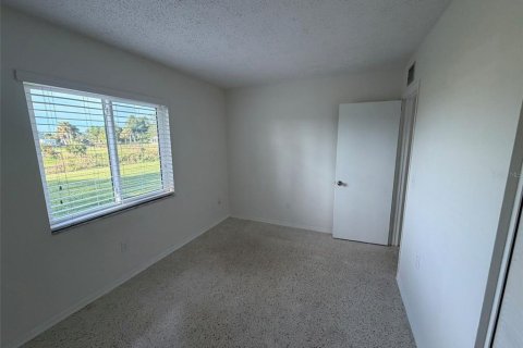 Appartement à louer à North Port, Floride: 2 chambres, 74.32 m2 № 2396135 - photo 12