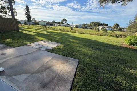 Appartement à louer à North Port, Floride: 2 chambres, 74.32 m2 № 2396135 - photo 15