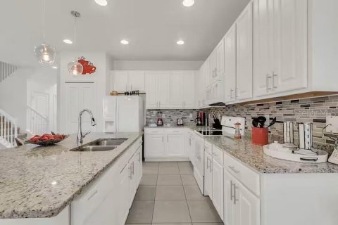 House in Kissimmee, Florida 5 bedrooms, 284.93 sq.m. № 2145292 - photo 6