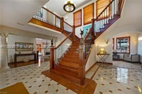 Casa en venta en Cape Coral, Florida, 7 dormitorios, 652.64 m2 № 2053651 - foto 10