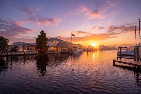 Villa ou maison à Redington Shores, Floride 3 chambres, 75.81 m2 № 2437408