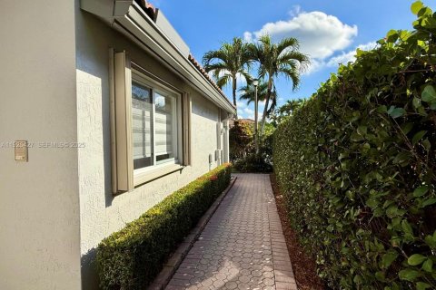 Townhouse in Doral, Florida 2 bedrooms, 85.75 sq.m. № 1986289 - photo 3