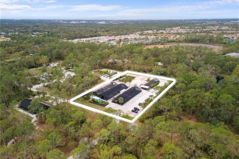 Propiedad comercial en alquiler en Venice, Florida № 1534506 - foto 2