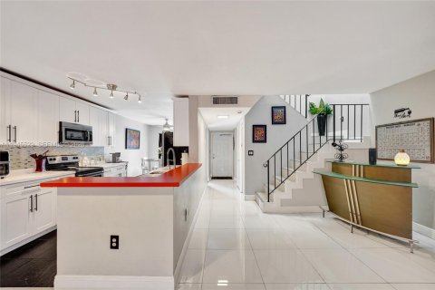 Touwnhouse à vendre à Hollywood, Floride: 4 chambres, 155.15 m2 № 2001995 - photo 27