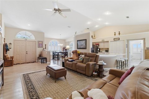 House in Hudson, Florida 3 bedrooms, 193.7 sq.m. № 2134189 - photo 3