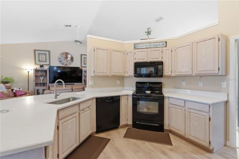 House in Hudson, Florida 3 bedrooms, 193.7 sq.m. № 2134189 - photo 7