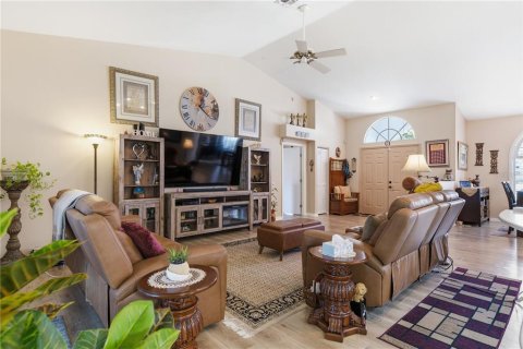House in Hudson, Florida 3 bedrooms, 193.7 sq.m. № 2134189 - photo 4