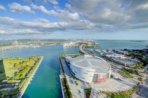 Condominio en venta en Miami, Florida, 1 dormitorio, 77.39 m2 № 2013548 - foto 16