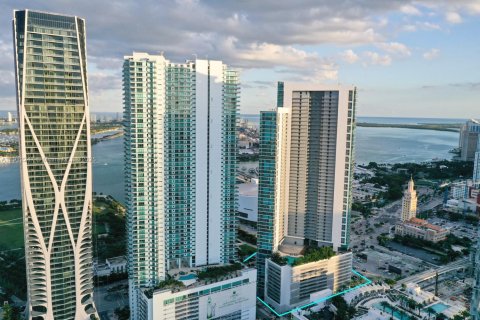 Condominio en venta en Miami, Florida, 1 dormitorio, 77.39 m2 № 2013548 - foto 17