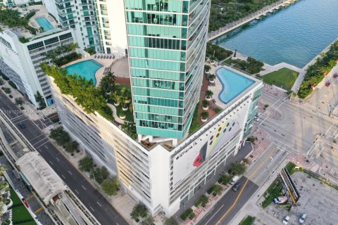 Condominio en venta en Miami, Florida, 1 dormitorio, 77.39 m2 № 2013548 - foto 18