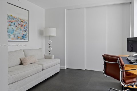 Condo in Miami Beach, Florida, 2 bedrooms  № 2068161 - photo 15