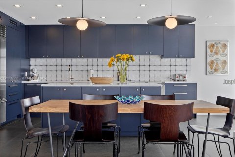 Condo in Miami Beach, Florida, 2 bedrooms  № 2068161 - photo 6