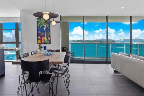 Condo in Miami Beach, Florida, 2 bedrooms  № 2068161 - photo 5