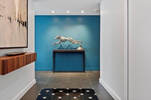 Condo in Miami Beach, Florida, 2 bedrooms  № 2068161 - photo 3