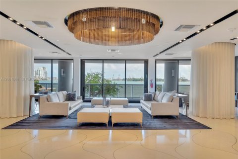 Condo in Miami Beach, Florida, 2 bedrooms  № 2068161 - photo 28