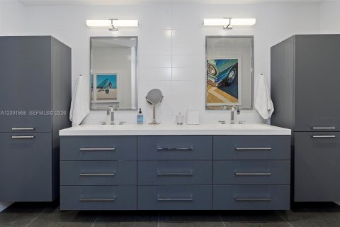 Condo in Miami Beach, Florida, 2 bedrooms  № 2068161 - photo 19