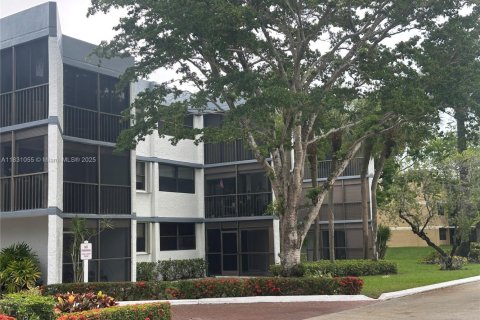 Condo in Weston, Florida, 2 bedrooms  № 1954198 - photo 14