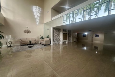 Condo in Weston, Florida, 2 bedrooms  № 1954198 - photo 17