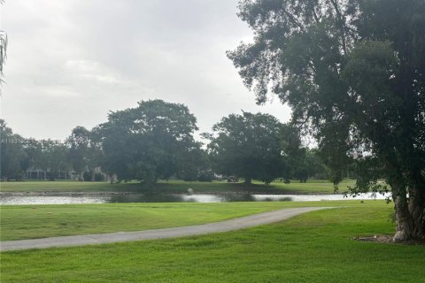 Condo in Weston, Florida, 2 bedrooms  № 1954198 - photo 20