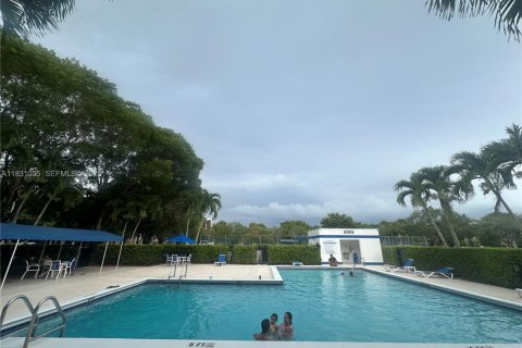 Condo in Weston, Florida, 2 bedrooms  № 1954198 - photo 25