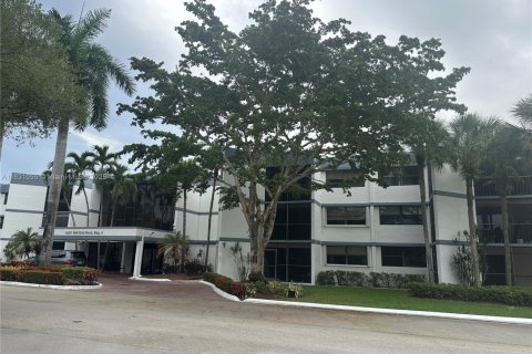 Condo in Weston, Florida, 2 bedrooms  № 1954198 - photo 3