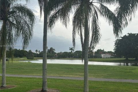 Condo in Weston, Florida, 2 bedrooms  № 1954198 - photo 19