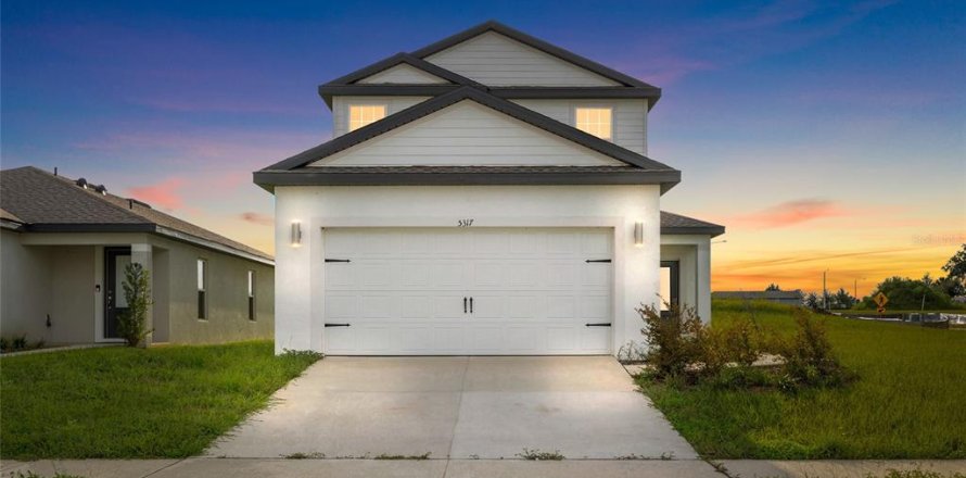 House in Brooksville, Florida 5 bedrooms, 209.12 sq.m. № 1909731
