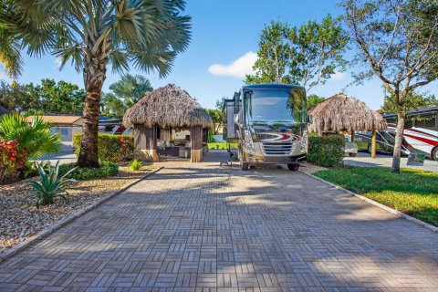 Condo in Margate, Florida, 1 bedroom  № 2177322 - photo 25
