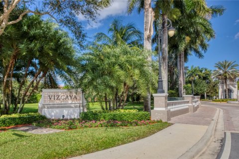 Townhouse in Miramar, Florida 4 bedrooms, 180.14 sq.m. № 2003477 - photo 24